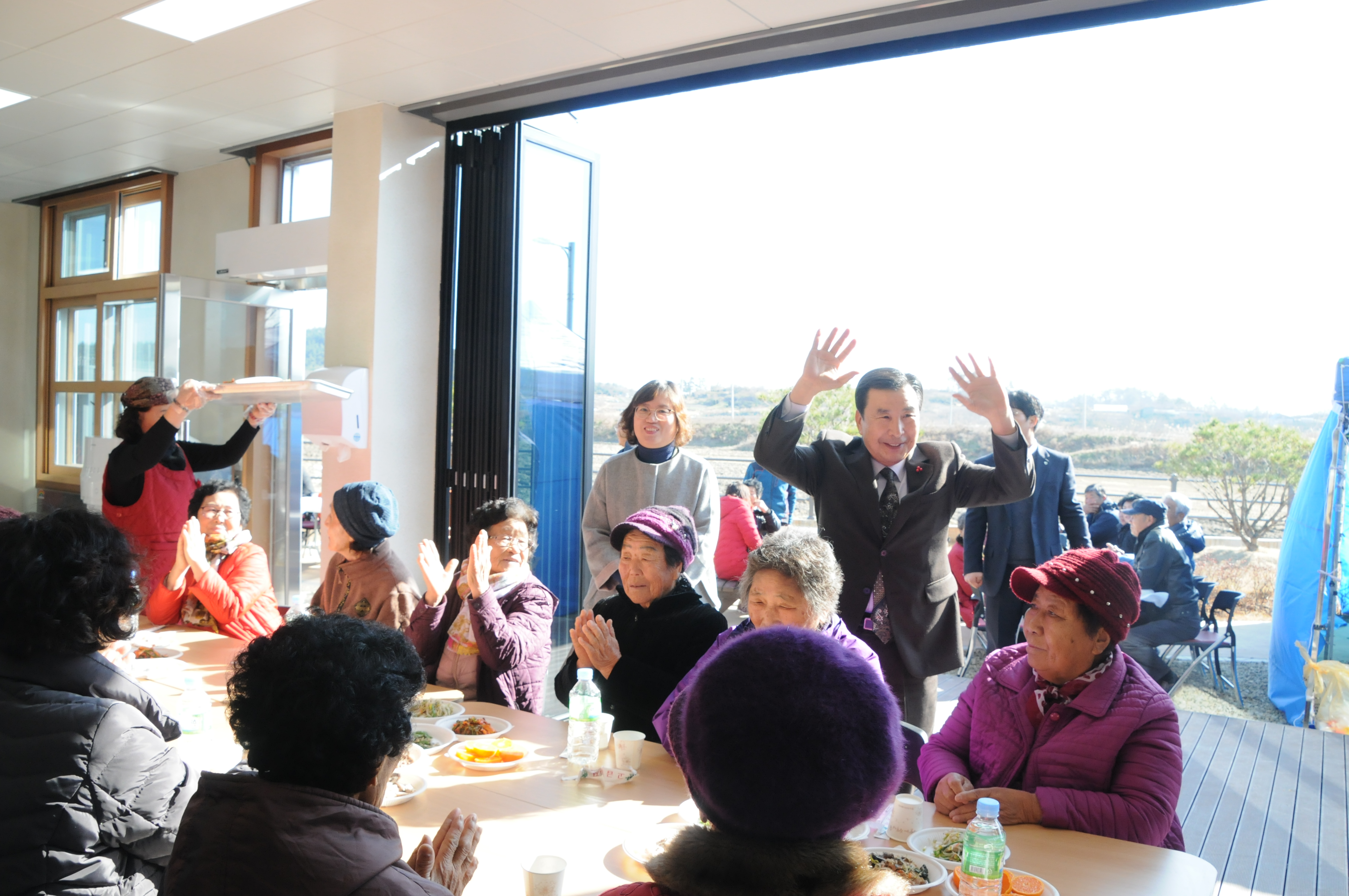 학교면 다목적쉼터(경로식당) 준공기념 무료급식 자원봉사(19.12.19.) 2