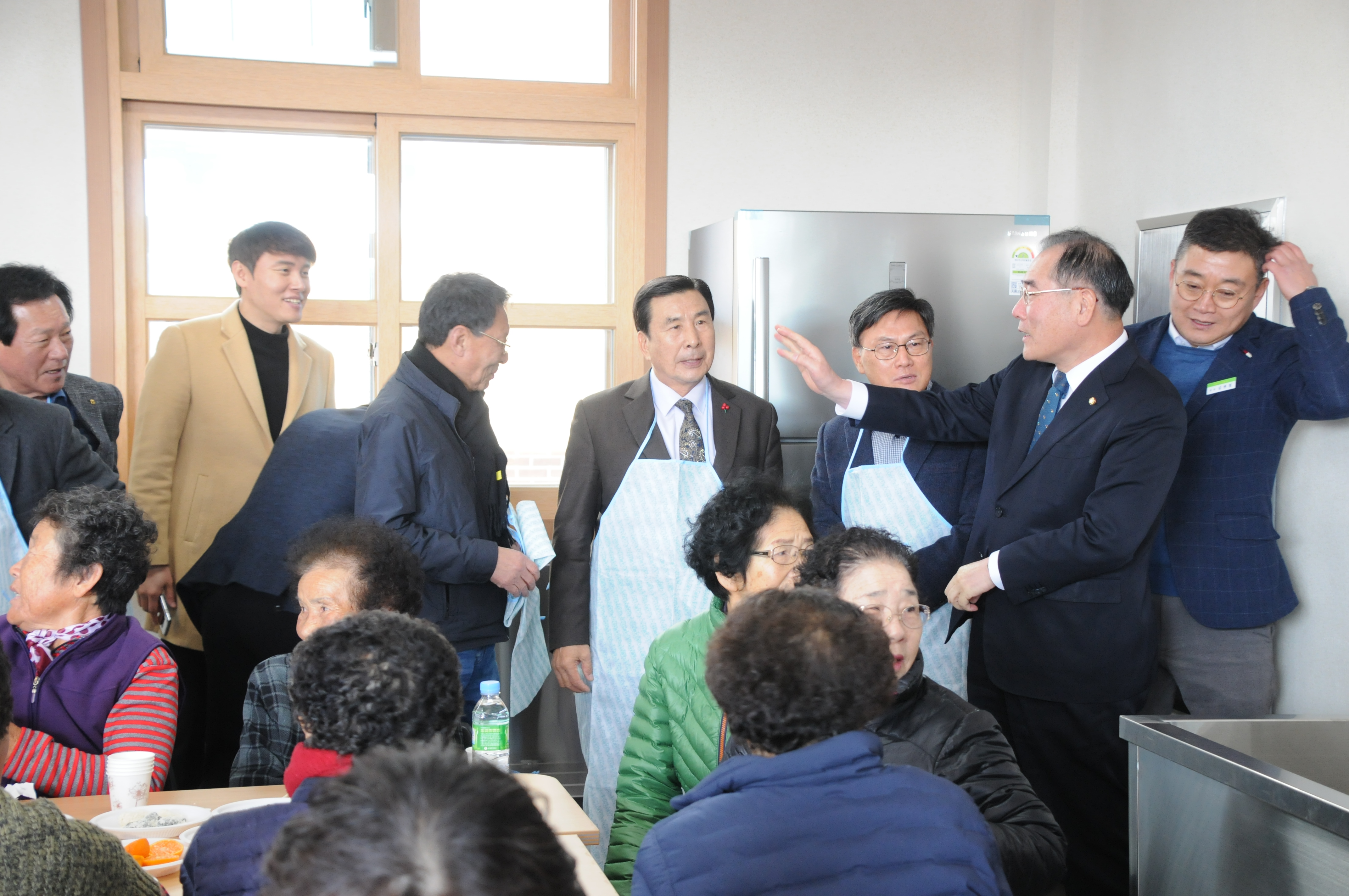 학교면 다목적쉼터(경로식당) 준공기념 무료급식 자원봉사(19.12.19.) 5