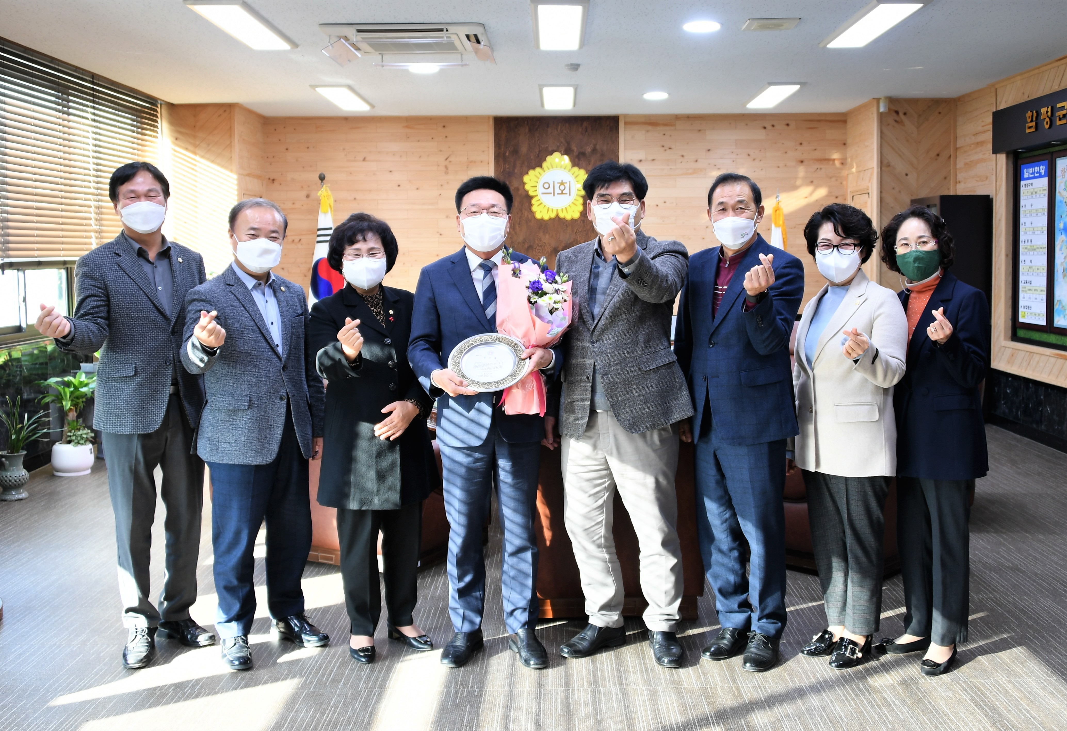제15차 의원간담회 및 공로패 전달식(2021.12.23.) 4