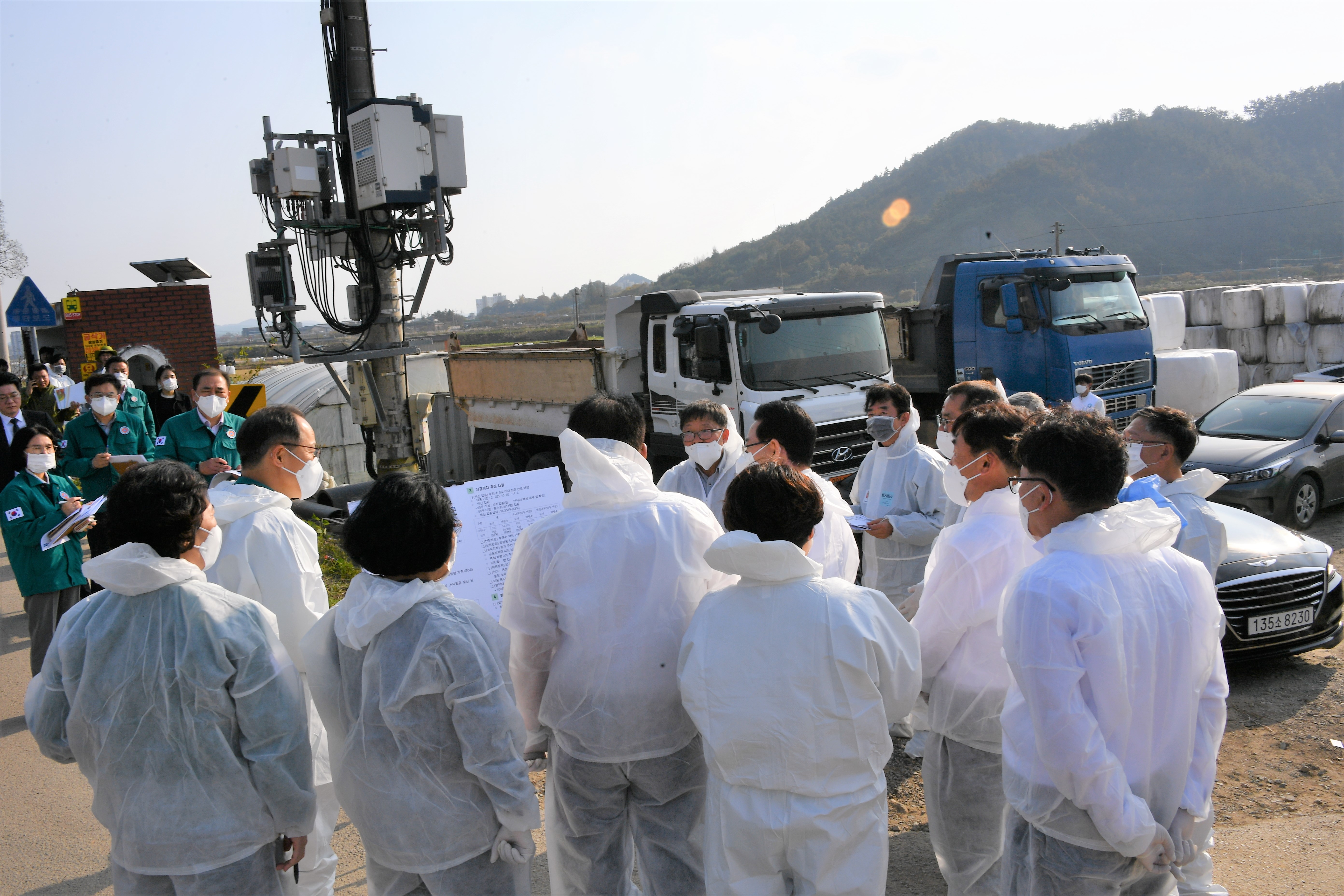 김영록 전남도지사 함평 럼피스킨병 방역대책 현장점검(2023.11.1.) 6