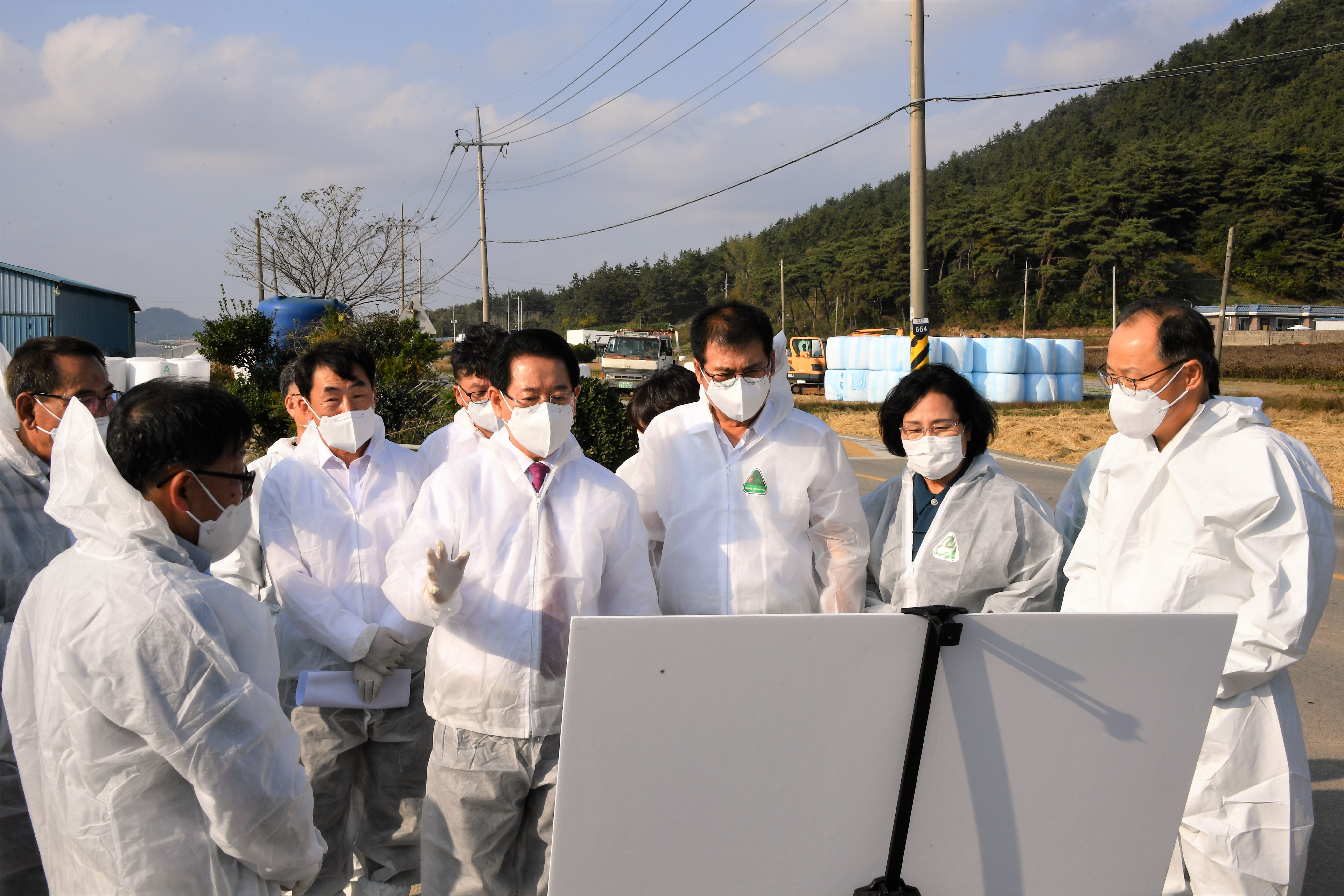 김영록 전남도지사 함평 럼피스킨병 방역대책 현장점검(2023.11.1.) 5