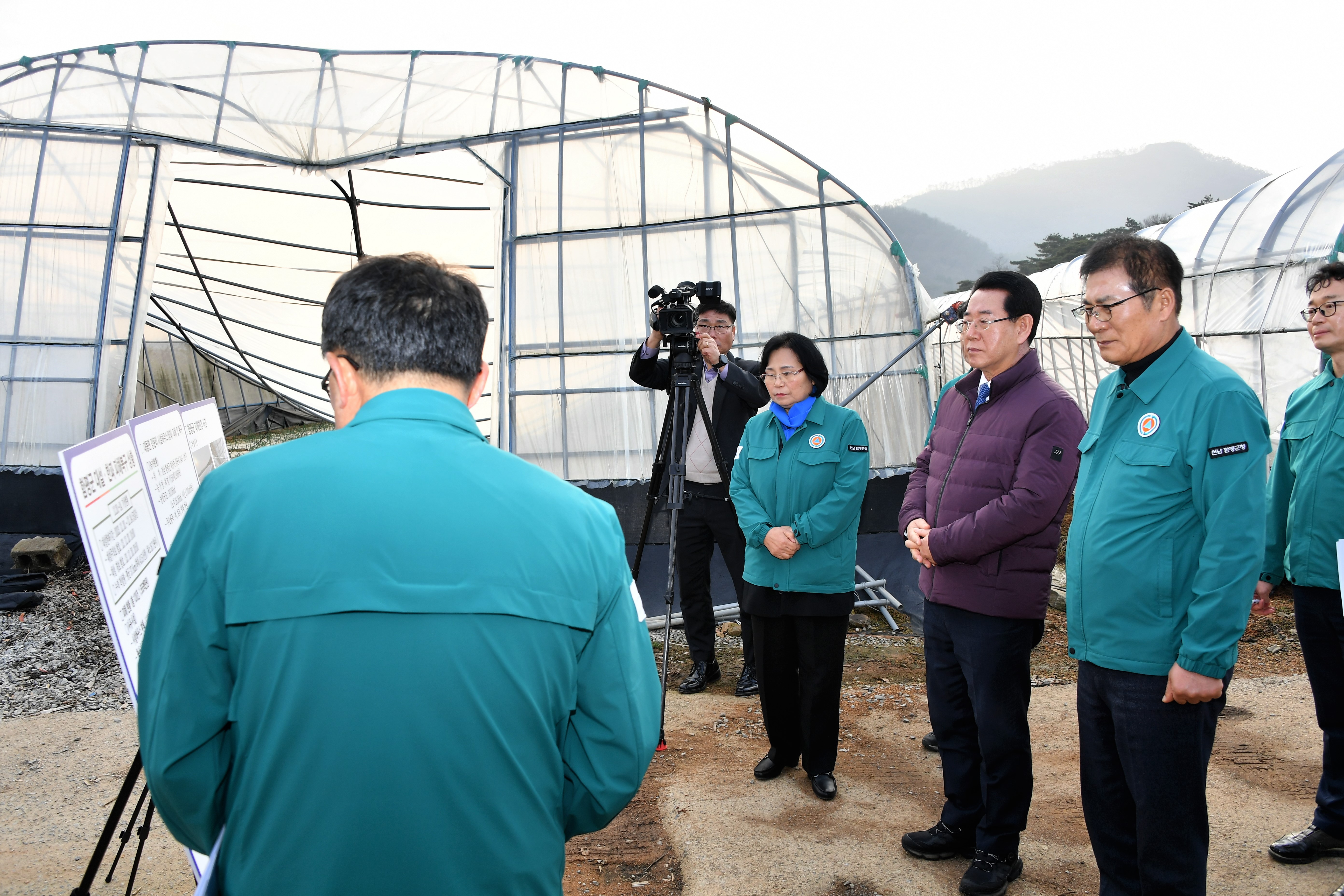 김영록 전남도지사 함평군 대설·한파 피해지역 현장방문(2024.1.4.) 6
