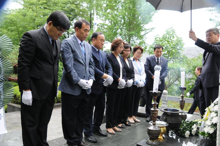 제8대의원 충혼탑 참배(2018.07.02.)
