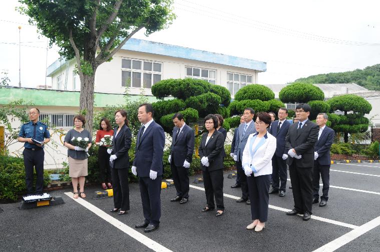 제8대의원 충혼탑 참배(2018.07.02.) 4