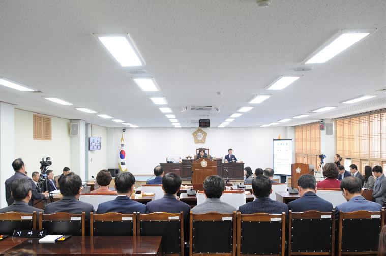 제252회 함평군의회 임시회 개회식 및 제1차 본회의(2019.11.04.) 8