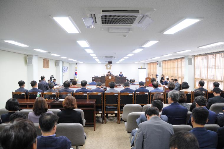 제252회 함평군의회 임시회 개회식 및 제1차 본회의(2019.11.04.) 9