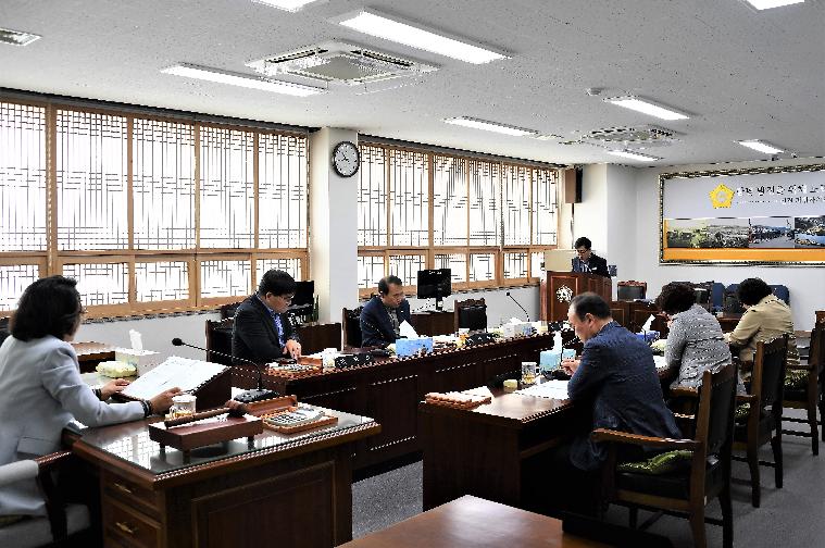 제8차 의원간담회 및 결산감사위원 위촉장 수여(2020.04.08.) 2