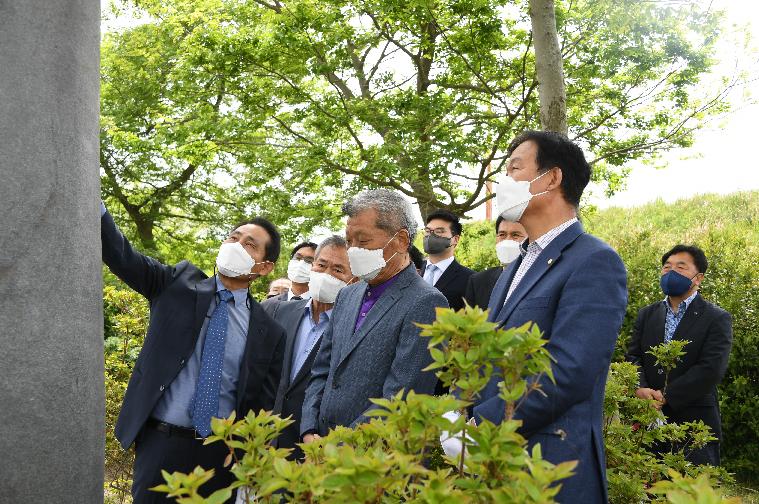 백봉 라용균선생 공적비 제막식(2021.4.21.) 8