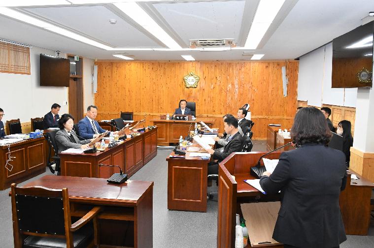 제285회 함평군의회 임시회 폐회중 제2차 의회운영위원회(2023.10.24.)