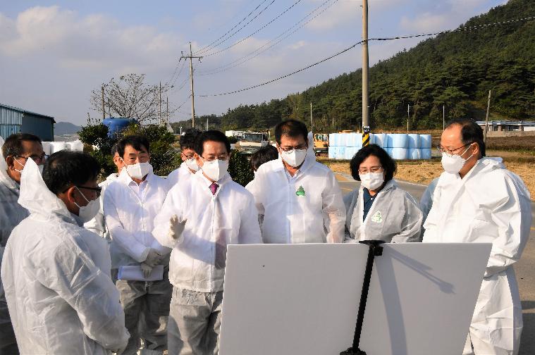 김영록 전남도지사 함평 럼피스킨병 방역대책 현장점검(2023.11.1.) 5