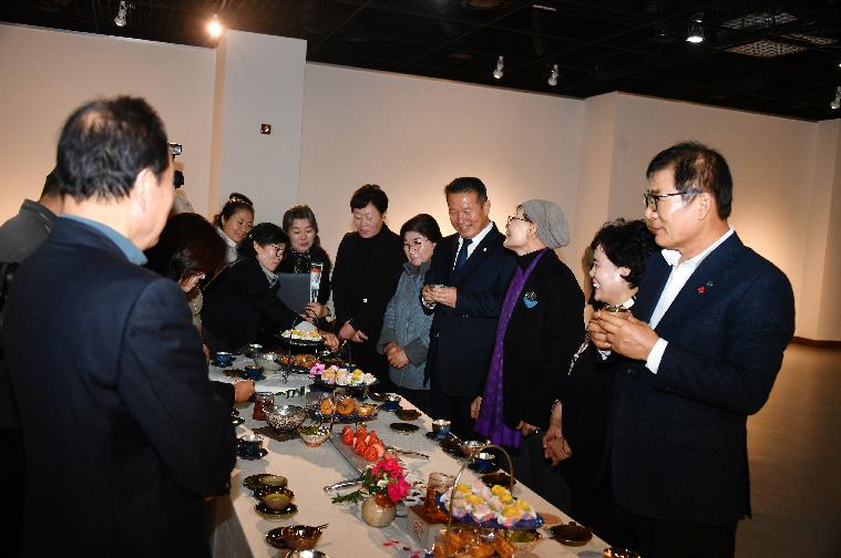 제1기 문화예술활동가 양성사업「 다례와도자기 만들기」전시개관식 10