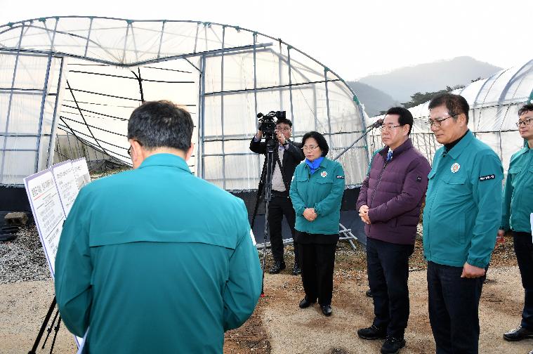 김영록 전남도지사 함평군 대설·한파 피해지역 현장방문(2024.1.4.) 6