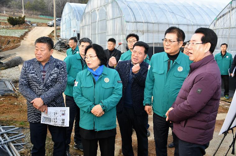 김영록 전남도지사 함평군 대설·한파 피해지역 현장방문(2024.1.4.) 7