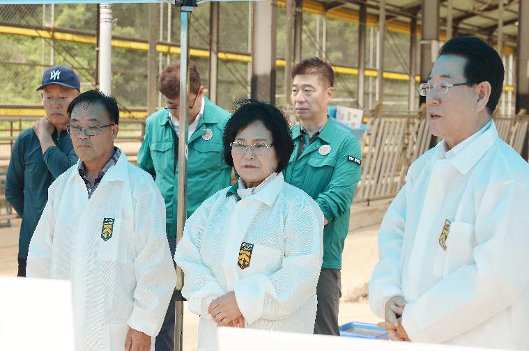 김영록 전남도지사 함평 한우농가 방문(2024.6.25.) 5