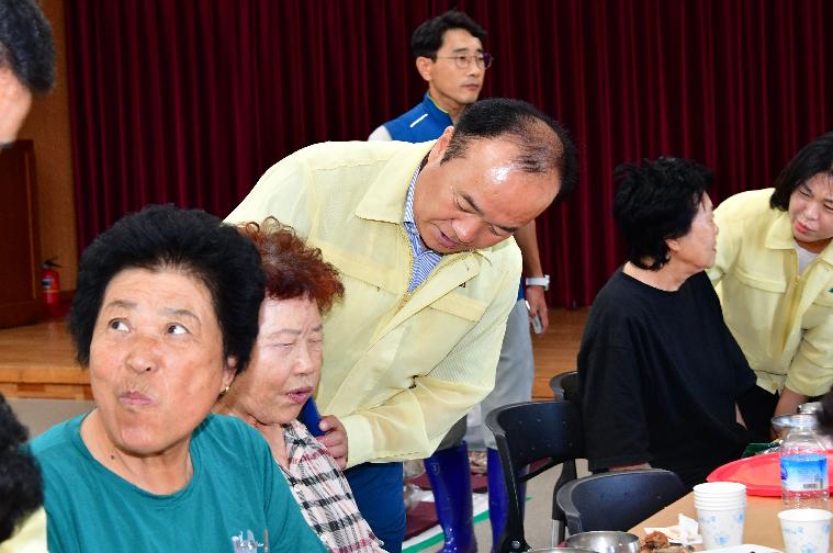 집중호우 침수피해 이재민 위로 및 피해지역 현장방문(2025.7.18.) 4