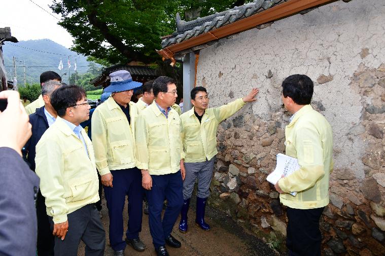 행안부 재난안전관리본부장(김광용) 수해피해지역(고산동마을,전통시장)방문(2025.8.6.) 3