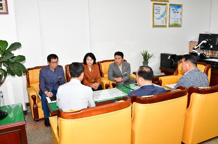 함평군 농어촌기본소득 시범사업 유치 주민서명부 전달(2025.10.13.) 1