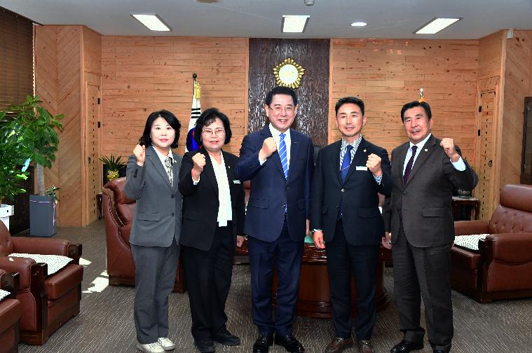 김영록 전남도지사 함평군의회 방문(2025.10.28.) 3