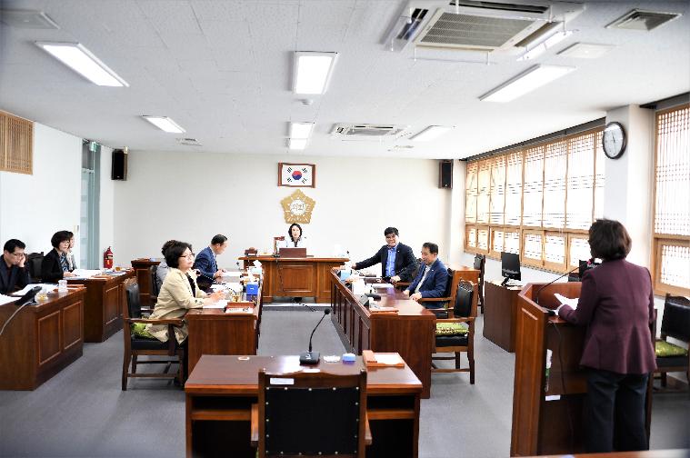 제8차 의원간담회 및 결산감사위원 위촉장 수여(2020.04.08.)